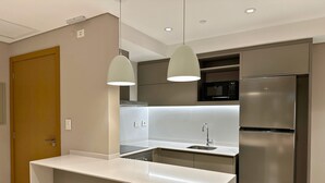 Standard Apartment, 1 Bedroom | Private kitchen | Full-size fridge, microwave, oven, stovetop - ABIBA Apart-Hotel & SPA (Asunción)