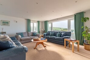 TV - 4 Bed in Woolacombe (oc-w31785) (Woolacombe)