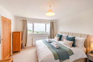 4 bedrooms, iron/ironing board, free WiFi, bed sheets - 4 Bed in Woolacombe (oc-w31785) (Woolacombe)