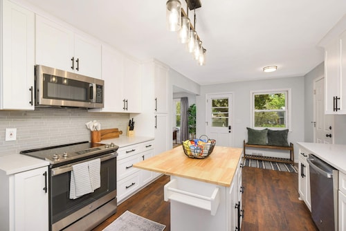 Plymouth Wayzata | Peaceful Lake Retreat | Family