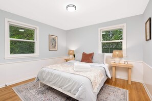 4 Schlafzimmer, Bügeleisen/Bügelbrett, Reisekinderbett, WLAN