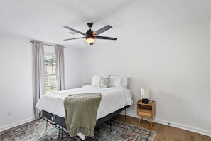 3 bedrooms, iron/ironing board, WiFi, bed sheets