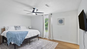 3 quartos, ferros/tábuas de passar roupa, Wi-Fi, roupa de cama