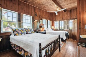 3 bedrooms, iron/ironing board, WiFi, bed sheets - Original 1945 Cottage on 6 Very Private Acres (Oak Island)