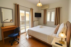 1 habitación, tabla de planchar con plancha, wifi y ropa de cama 