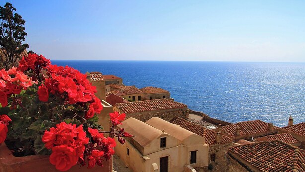 A coastal town with terracotta-roofed buildings and a clear view of the sea. - Cosmo Room 2 | Seaside Retreat | Monemvasia Castle (Monemvasia)