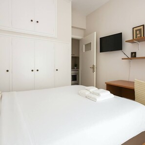 2 bedrooms, WiFi, bed sheets - Cosmo Room 2 | Seaside Retreat | Monemvasia Castle (Monemvasia)