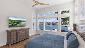 5 chambres, bureau, fer et planche à repasser, lit parapluie