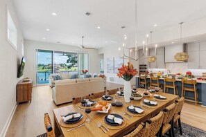 Dining - The 563 Villa | Concierge Services (Kingsland)