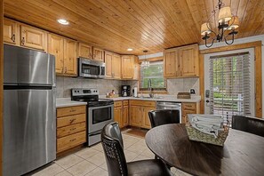 Fridge, microwave, oven, dishwasher - Maple Ridge Brown Cottage HOT TUB! (Saugatuck)