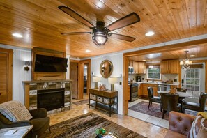 Télévision, cheminée