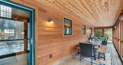The Timber Nest "Goshorn lake dock, pool, town"