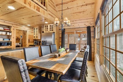 Timber Nest Goshorn lake dock, pool, town HOT TUB!