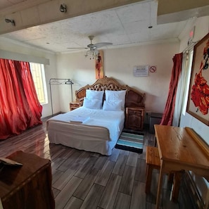 Desk - HostHub Guest House (Rustenburg)