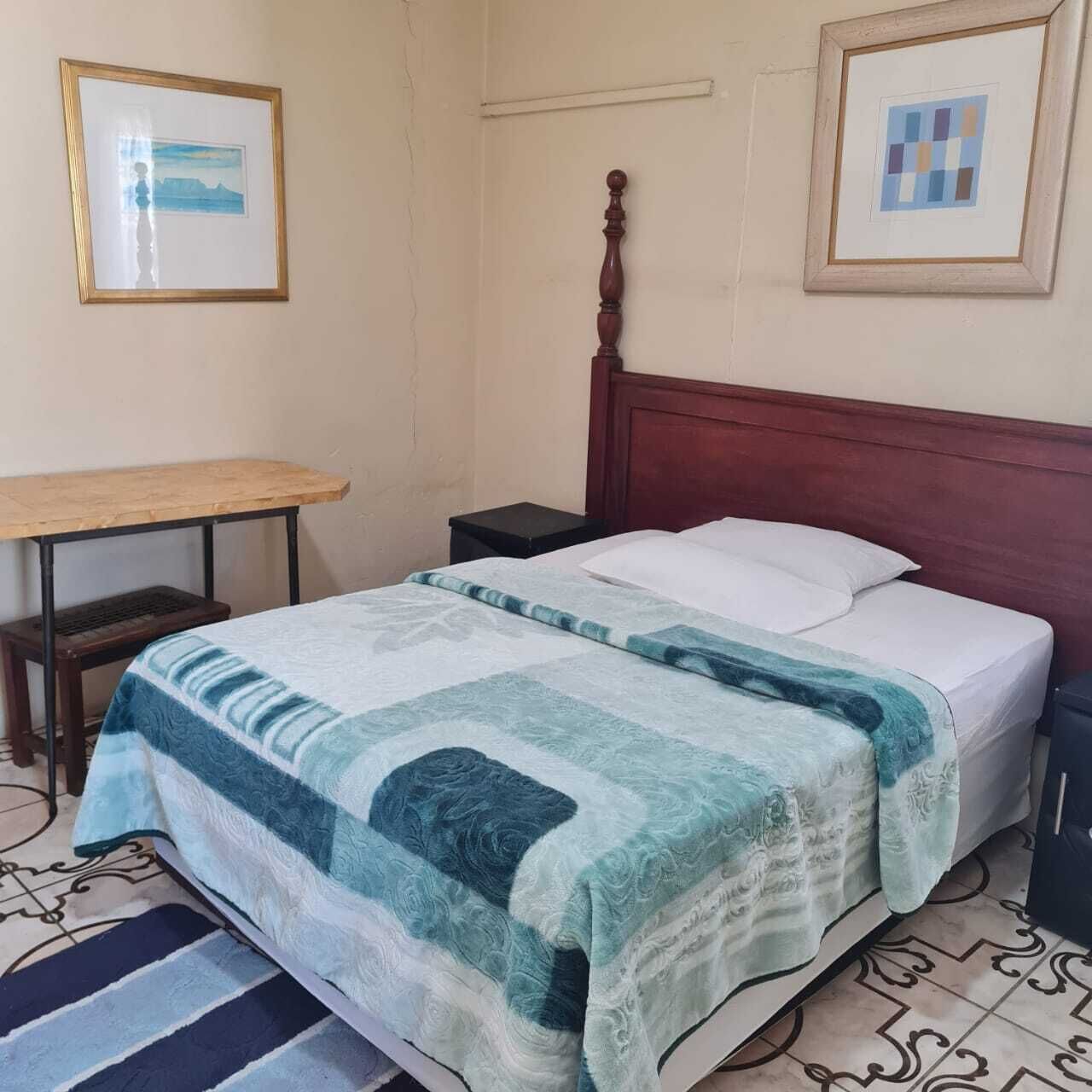 標準雙人房 | 書桌