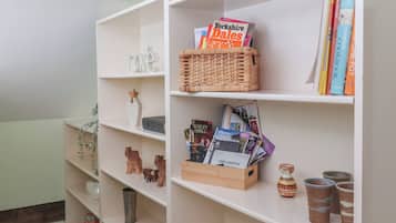 Cottage | Interior
