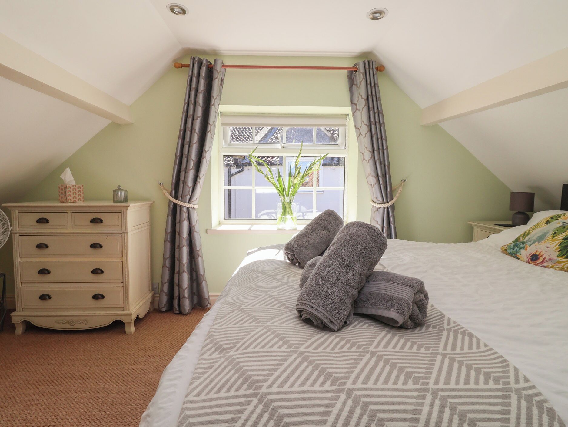 Cottage | Individually decorated, individually furnished, free WiFi