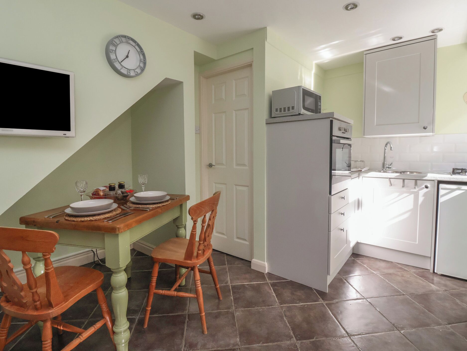 Casa rural | Cuina privada | Utensilis de cuina, vaixella i coberteria 