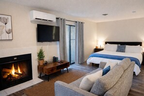 WiFi - Charming Studio•Amazing Location•King-Size Bed (Salt Lake City)