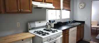 Beautiful 1 Bdrm • Historical • Downtown