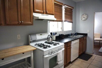 Beautiful 1 Bdrm • Historical • Downtown