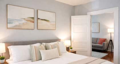 Beautiful 1 Bdrm • Historical • Downtown