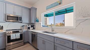 Mikrobølgeovn, ovn, kogeplade, opvaskemaskine