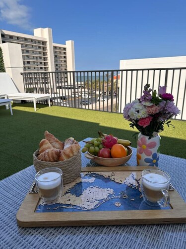 Beachside Bliss | Rooftop Gulf Views & Fun Vibes