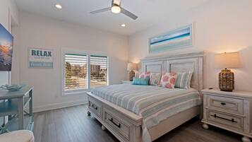 5 bedrooms, desk, iron/ironing board, travel cot