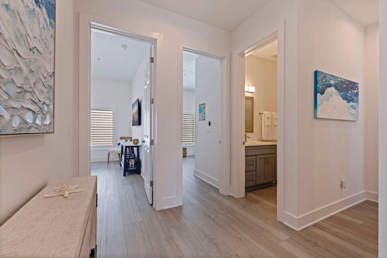 5 bedrooms, desk, iron/ironing board, travel crib