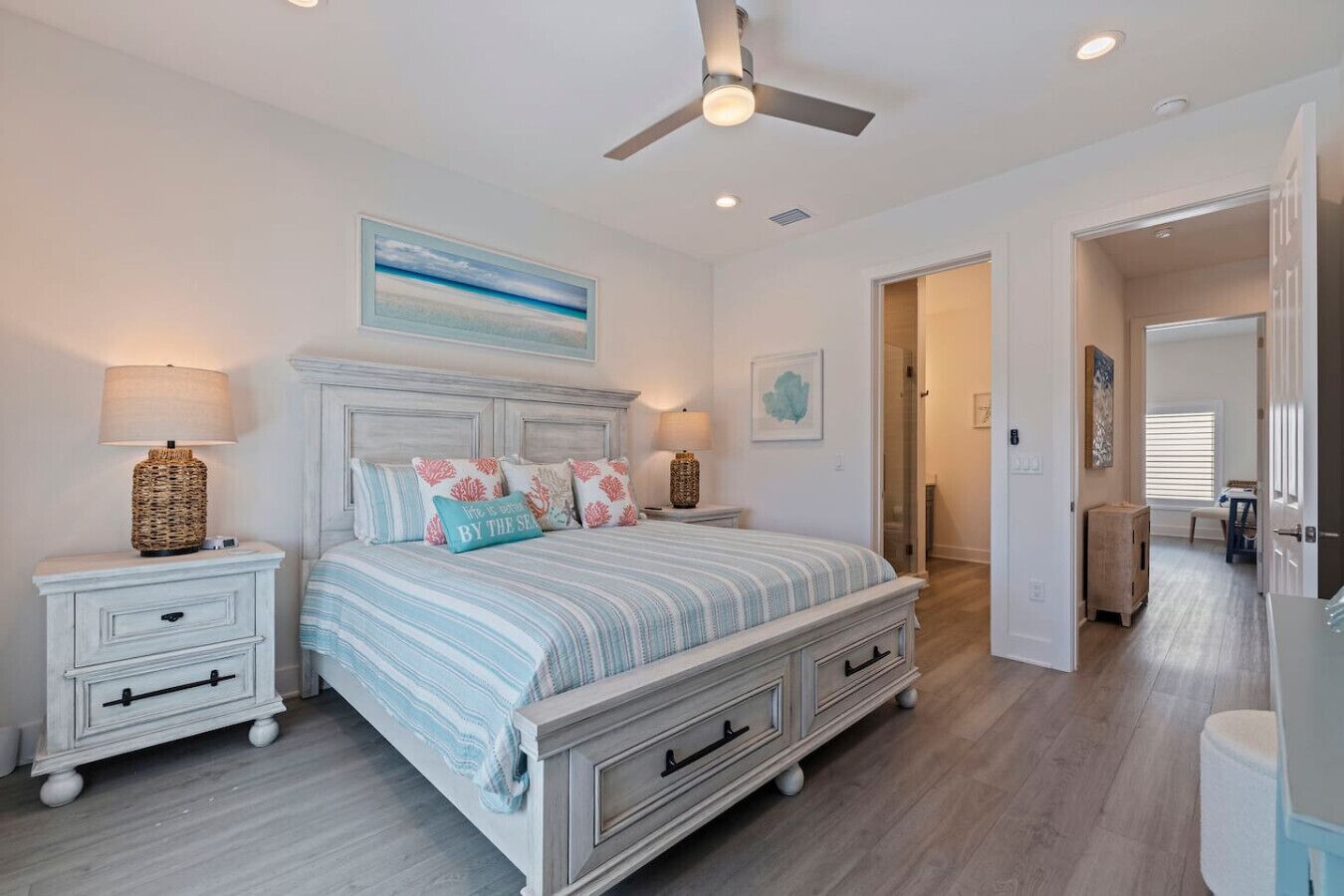 5 chambres, bureau, fer et planche à repasser, lit parapluie