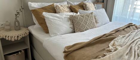 1 habitación, tabla de planchar con plancha, wifi y ropa de cama