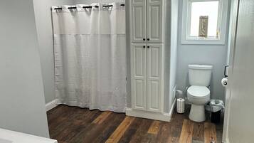 Handtücher, Seife, Toilettenpapier