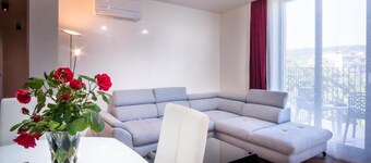 Luxury apartment in building of the year K55 next to the sea garden+free garage