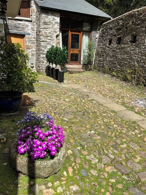 Exterior detail - Characterful Rattery Mill Linhay (Rattery)