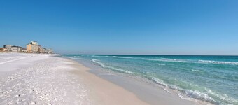 🌴Walk out to Beach-Beachside Pool-Studio Top of the Gulf 110🌴