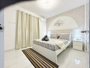 2 habitaciones, tabla de planchar con plancha, wifi y ropa de cama 