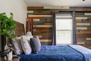 3 bedrooms, travel crib, WiFi, bed sheets