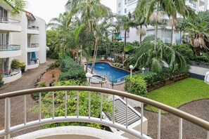 Unclassified image, 3 of 18, button - Charming 1-Bed with pool & close to the beach! (Burleigh Heads)