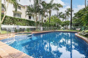 Unclassified image, 2 of 18, button - Charming 1-Bed with pool & close to the beach! (Burleigh Heads)