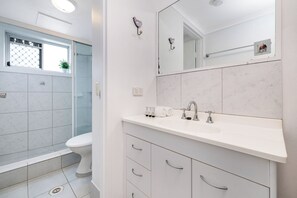 Bathroom - Coastal 1BDR Flat with Pool, Burleigh Heads (Burleigh Heads)