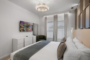 5 bedrooms, desk, iron/ironing board, travel crib