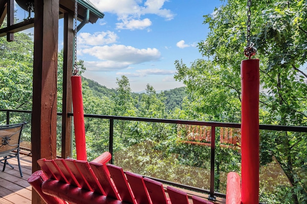 entry level deck with swing and view