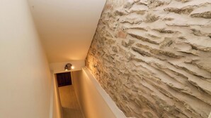 Interior - Poppy Cottage (Windermere)