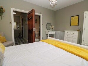 Individually decorated, individually furnished, free WiFi - Poppy Cottage (Windermere)