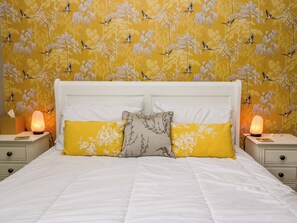 Individually decorated, individually furnished, free WiFi - Poppy Cottage (Windermere)