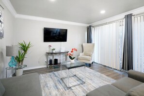 Smart TV - 25% OFF-3BD/2.5BA-Condo-Six Flags-G.Prairie-GP32A (Grand Prairie)