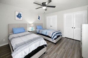 3 chambres, bureau, fer et planche à repasser, Wi-Fi gratuit