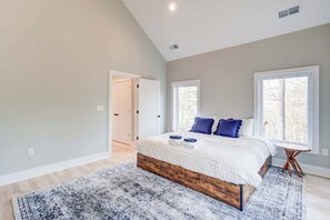 3 habitaciones, tabla de planchar con plancha, cuna de viaje y wifi 