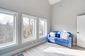 Televisión, videojuegos, libros y oficina 